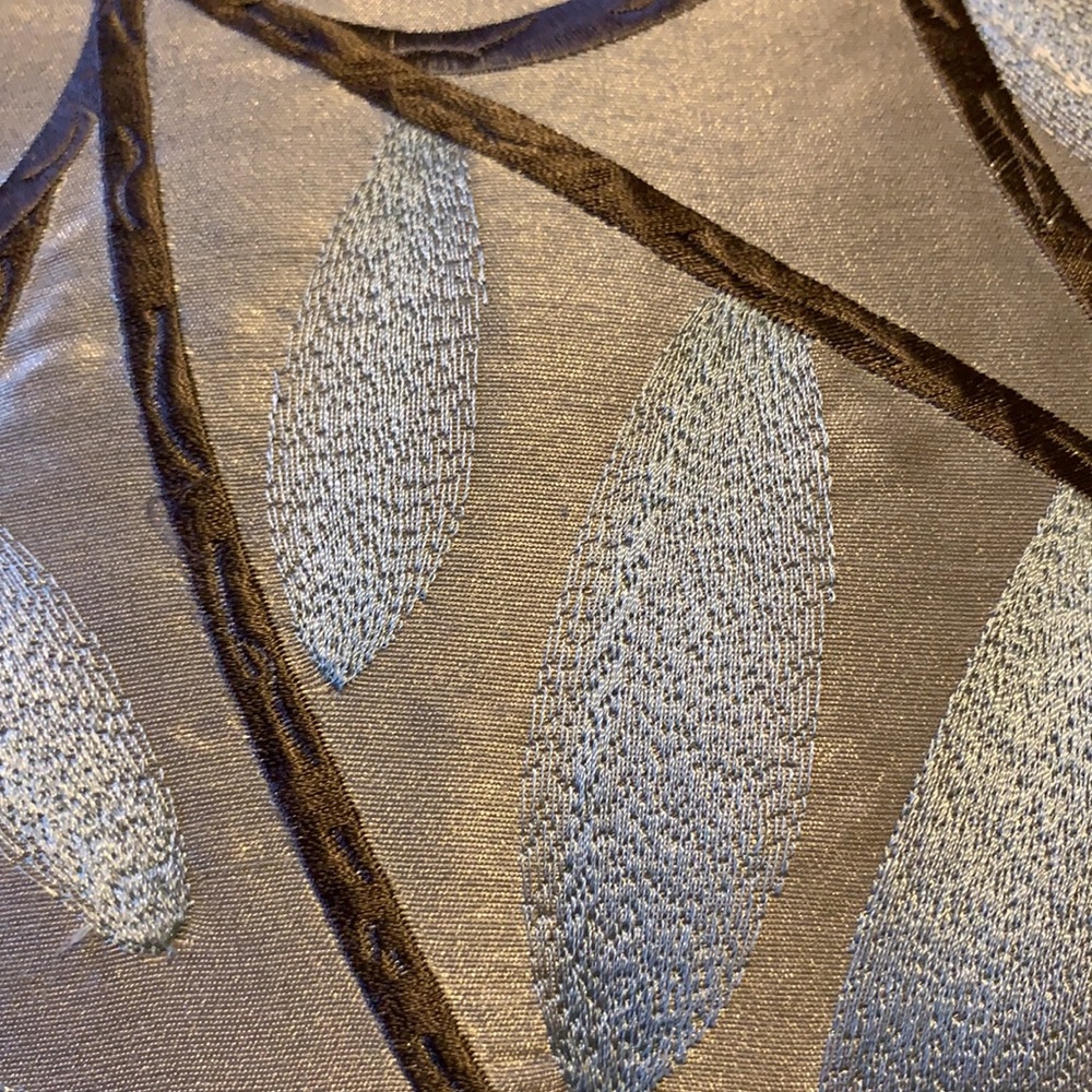 Decorative pillows - Picture 5 of 10